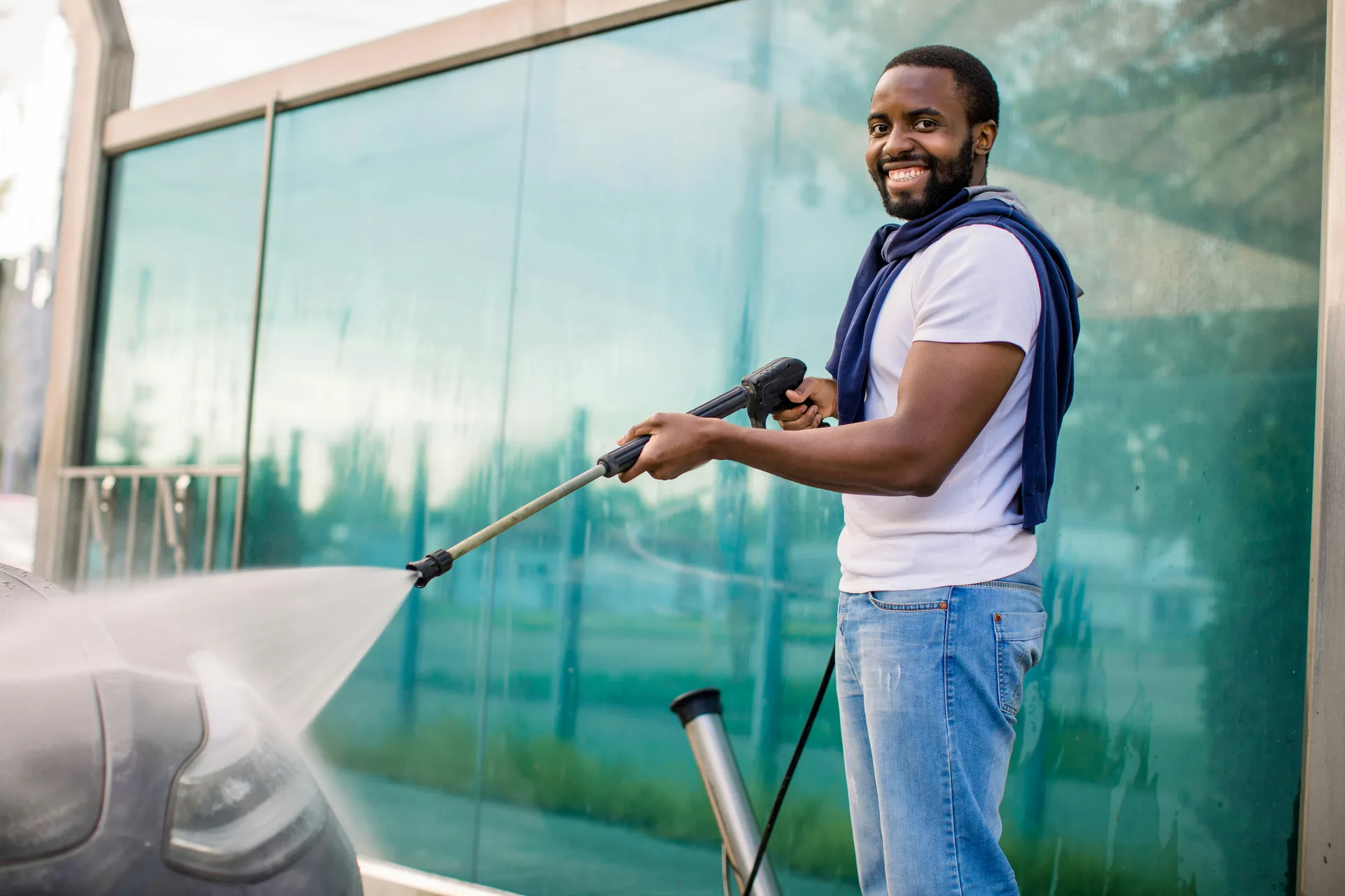 Montreal dryer vent cleaning technician with rotating brush and vacuum equipment
